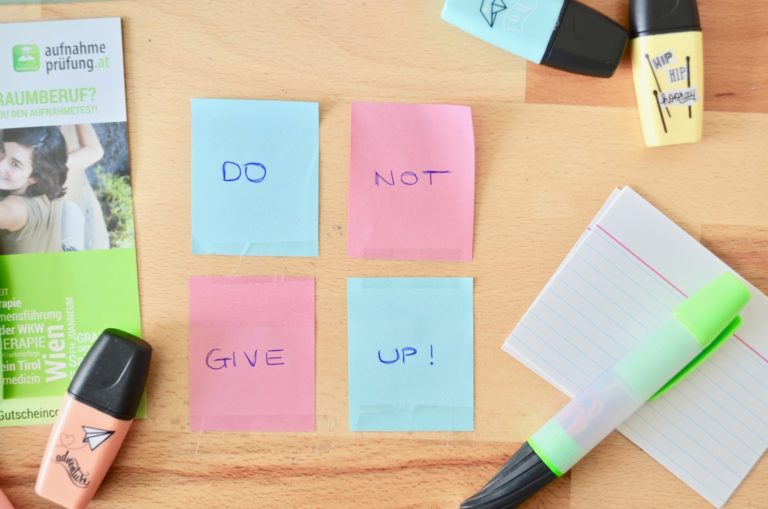 Lernszene Schreibtisch Lernszene Schreibtisch