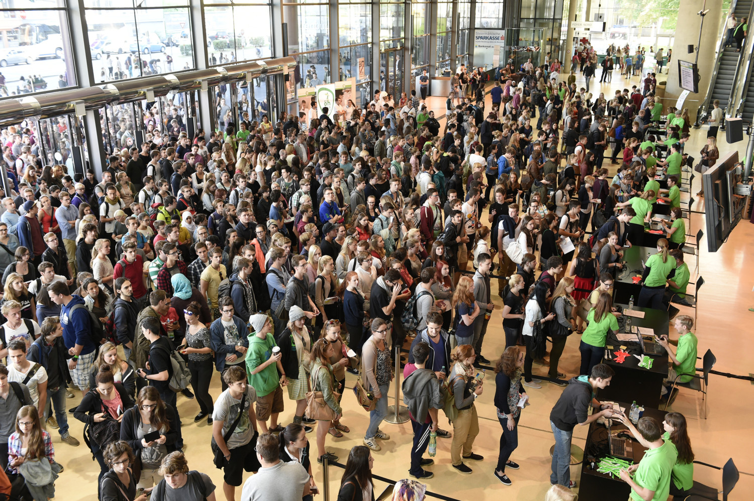 Aufnahmetest der Med Uni Graz in der Messehalle 2800 Teilnehmer