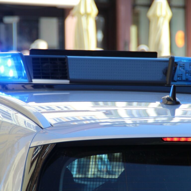 Unterschied Polizei Justizwache Bild von Polizeiauto zur Erklärung von Unterschied Polizei und Justizwache