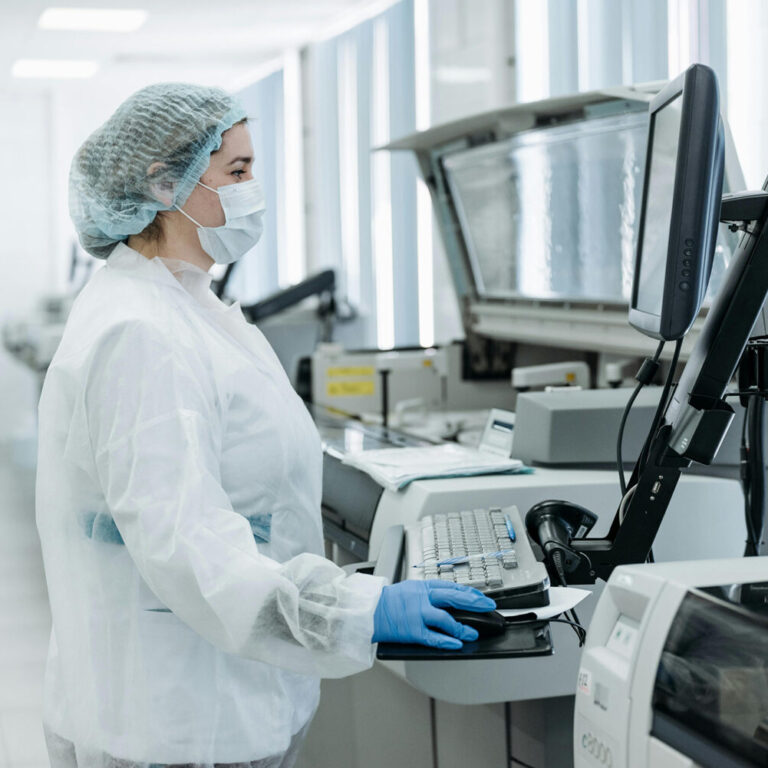 Ernährungswissenschaften oder Lebensmitteltechnik Ernährungswissenschaft oder Labortechnikerin im Labor